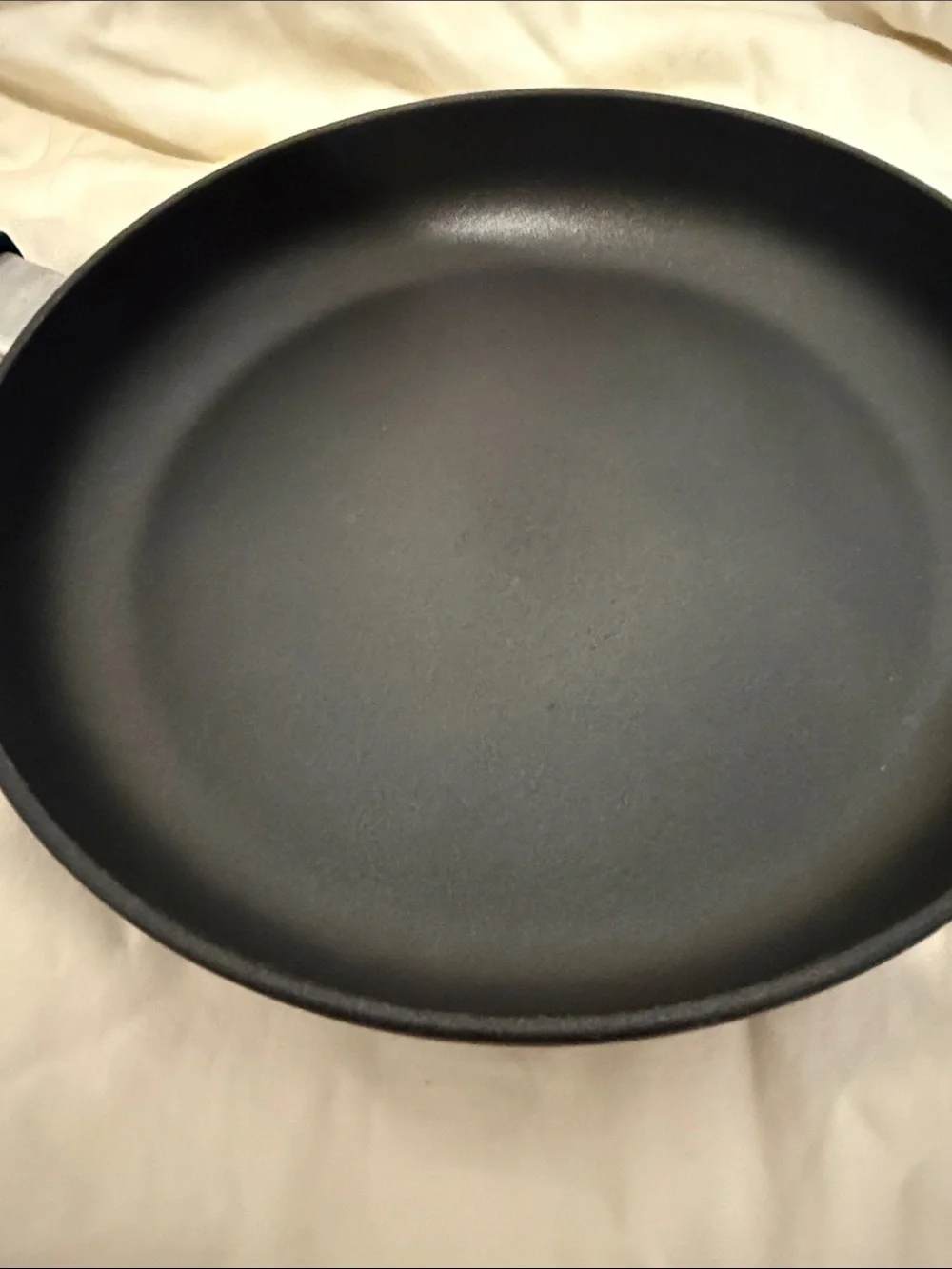 Pampered Chef Black Nonstick Skillet with Detachable Handle